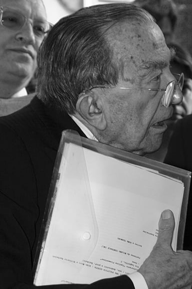 How many times did Giulio Andreotti serve as Italy's prime minister?