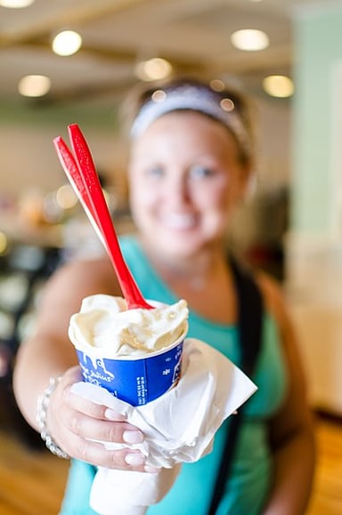 Which country has the largest number of Dairy Queen locations outside the United States?