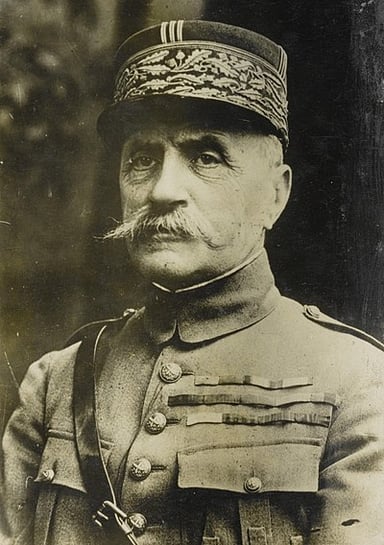 Which corps did Foch command at the outbreak of war in August 1914?