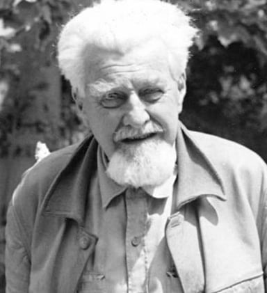 Who did Lorenz collaborate with to develop ethology as a separate sub-discipline of biology?