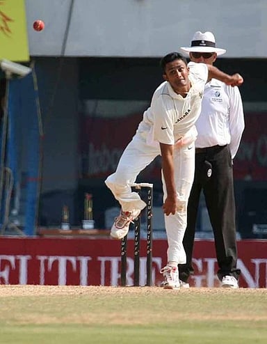 What was Kumble's bowling technique primarily based on?