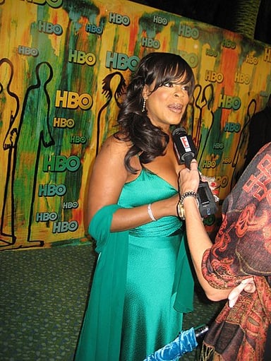 What is the birth name of the actress known as Niecy Nash?