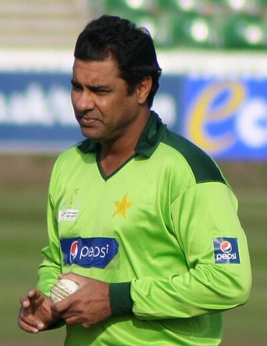 What is Waqar's highest score in ODIs?