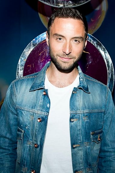 Who co-hosted with Måns Zelmerlöw in the Eurovision 2016?