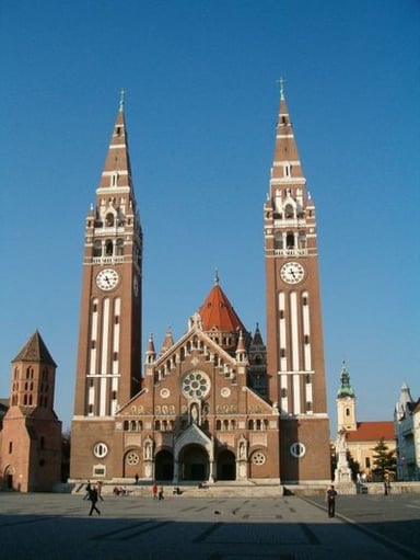 In 2013 the population of Szeged, was 161,837.[br] Can you guess what the population was in 2021?