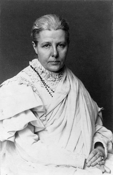 What society did Annie Besant become a prominent speaker for?