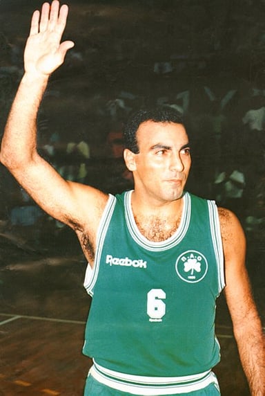 In which sport did Panathinaikos A.O. introduce women's teams in Greece?