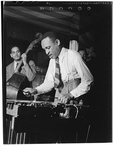 With which famous clarinetist did Lionel Hampton collaborate?