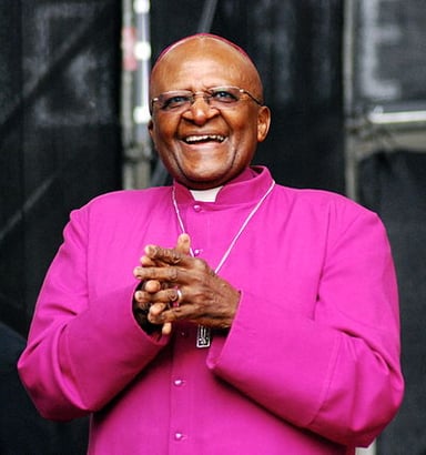 How many children did Desmond Tutu have with his wife, Nomalizo Leah Tutu?