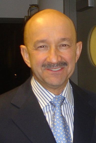 What political party was Carlos Salinas de Gortari affiliated with?