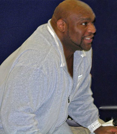What is a hallmark of Bob Sapp's popularity in Japan?