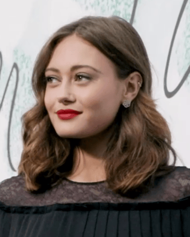 Ella Purnell was part of which West End production as a child actress?