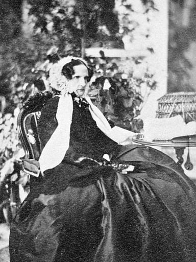 Alexandra Feodorovna is remembered for her patronage of which institution?