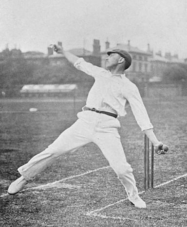 What type of bowler was Wilfred Rhodes?