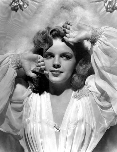What is the location of Judy Garland's burial site?