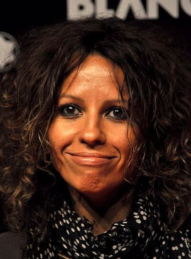 In what year was Linda Perry born?