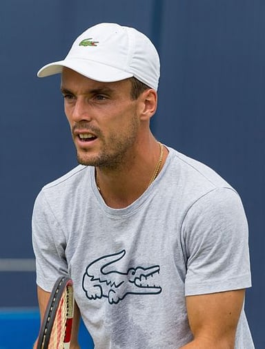 What is Roberto Bautista Agut's highest singles ranking in ATP?