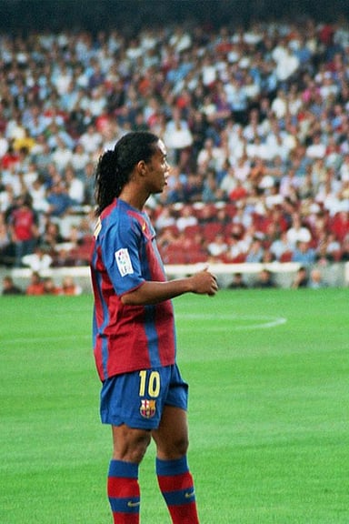 What are the teams that Ronaldinho had played for?