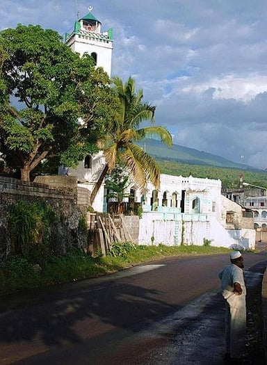 Which country is closest to Comoros?