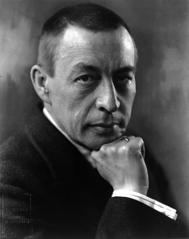 Where did Rachmaninoff spend his summers after 1932?