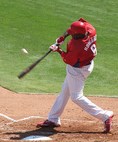 Ryan Howard became the fastest player to reach how many home runs?
