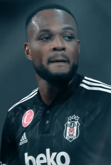 At which club did Larin score 17 goals in 27 matches?