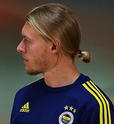 Which position does Simon Kjær primarily play in?