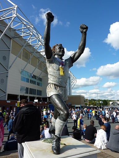 When did Billy Bremner serve as captain of Leeds United?