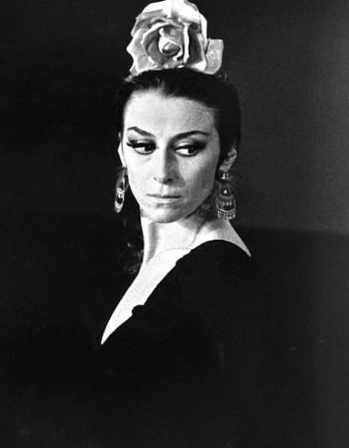 Who was Maya Plisetskaya's sibling that also became a solo dancer of the Bolshoi?