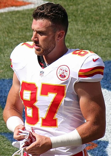What is the birthplace of Travis Kelce?