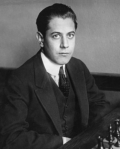 Which future world champion did Capablanca's style influence?