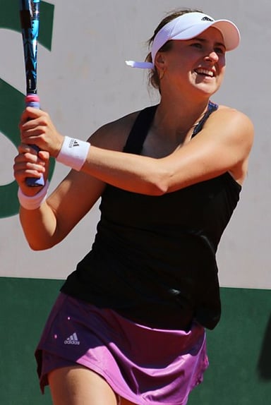 In which year did Peterson break into the WTA top 100?