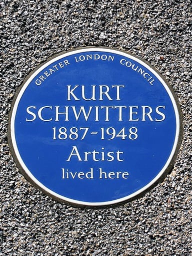 Schwitters' style is often described as a precursor to what later art movement?