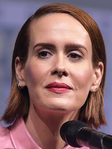Which Broadway play did Sarah Paulson appear in during 2005?