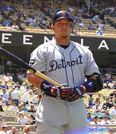 What was Cabrera's first professional team?