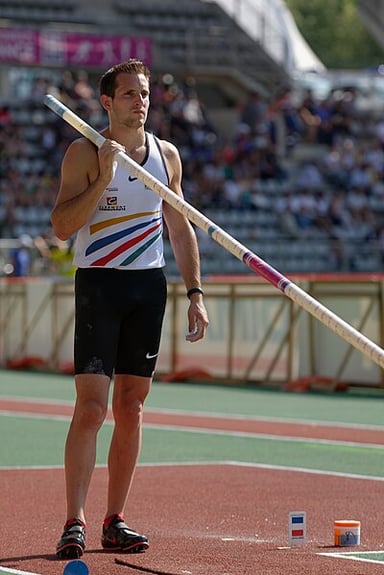 What is Lavillenie's highest outdoor pole vault clearance?