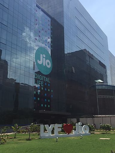 What type of network does Jio operate?