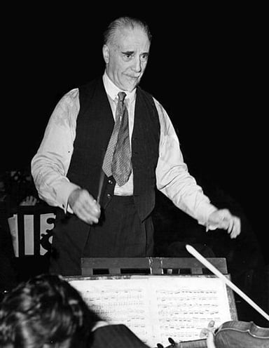How is Beecham linked to the Hallé orchestra?