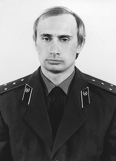 Who was Vladimir Putin's employer between 1997 - 1998?