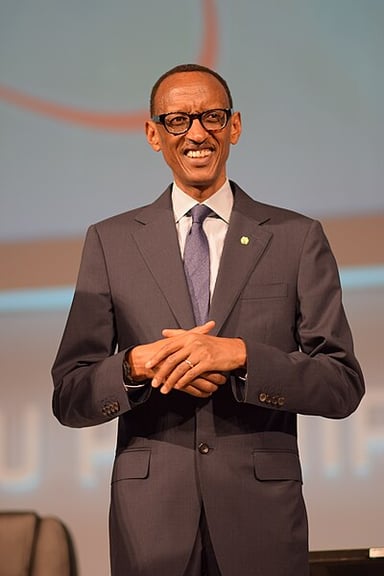 Which rebel armed force did Paul Kagame serve as a commander?