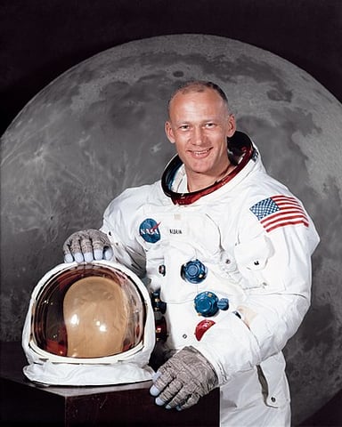 What is the city or country of Buzz Aldrin's birth?