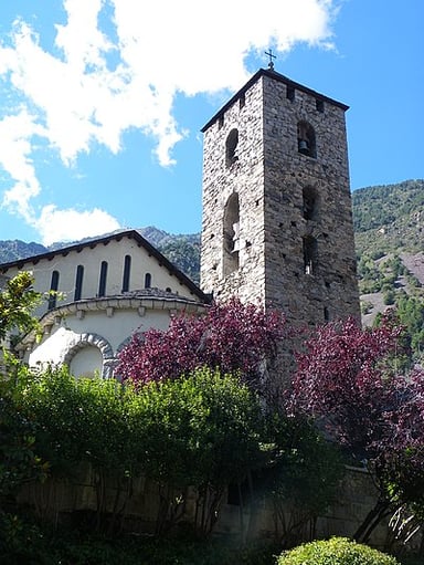 In which mountain range is Andorra la Vella located?