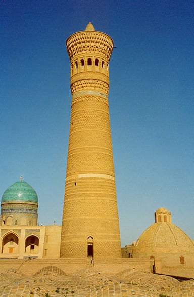 What is the primary architectural style found in Bukhara?