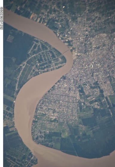 What is the area occupied by Paramaribo?