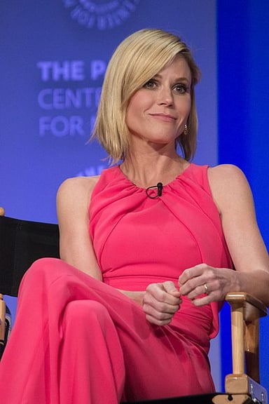 What role did Julie Bowen famously play in "Modern Family"?