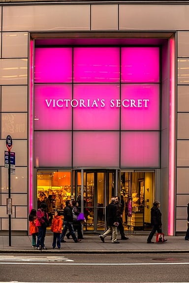 Who purchased Victoria's Secret in 1982?