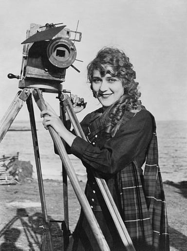 Where does Mary Pickford rank in the AFI's 100 Years..100 Stars?