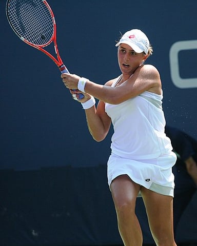 What was Tamira's highest singles ranking?