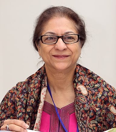 Asma was the first woman to serve as president of which prestigious Pakistani law association?