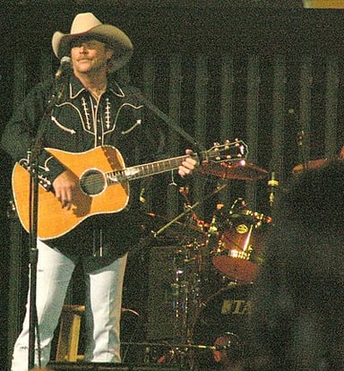 What style of country music is Alan Jackson known for?
